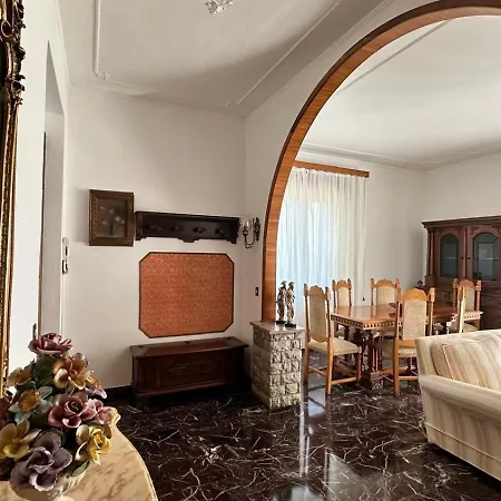 Nonna Papera Vicino Alle 5 Terre