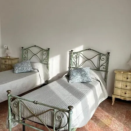 Nonna Papera Vicino Alle 5 Terre Hotel *