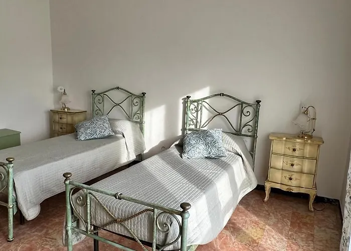 Nonna Papera Vicino Alle 5 Terre Hotel *